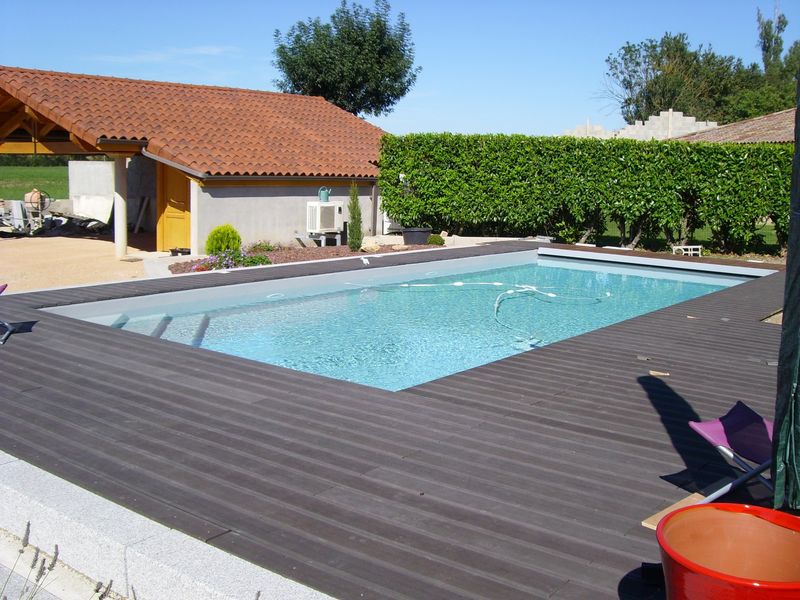 Réalisation d'une piscine traditionnelle sur mesure à Bourg en Bresse